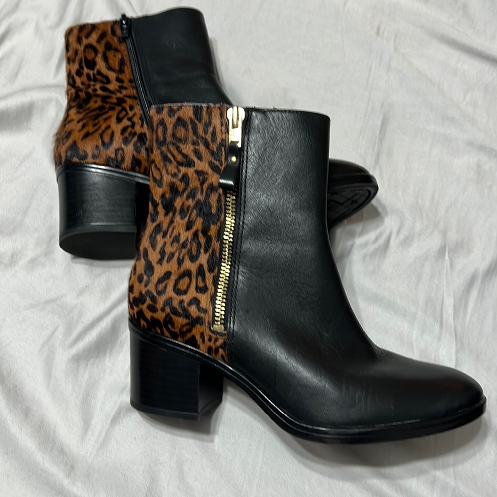 Naturalizer boots, size 4M